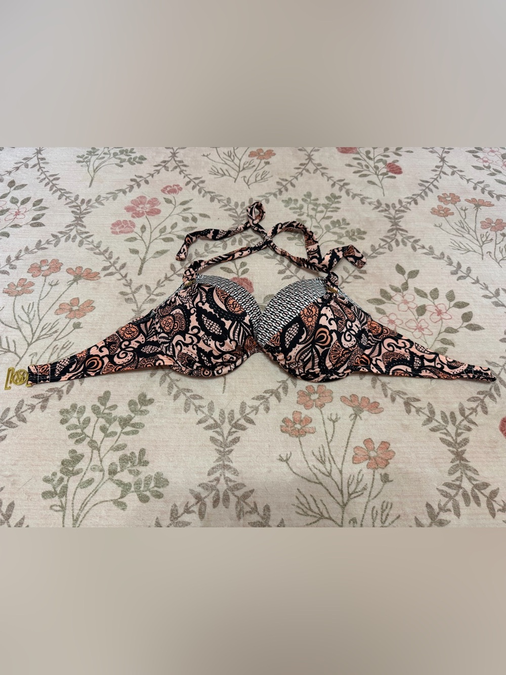 Victoria's Secret underwire push-up bikini top - size 34DD